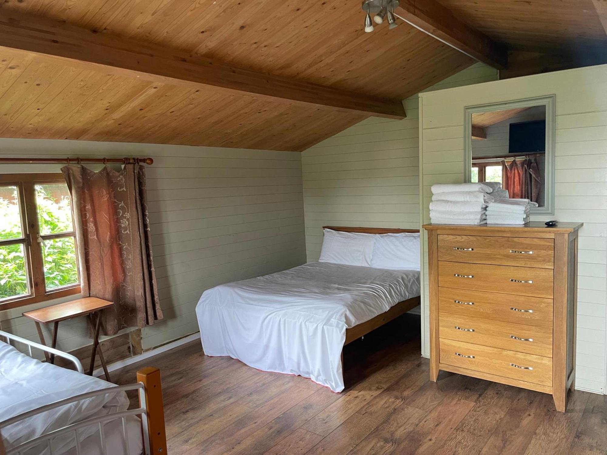 Bridge Farm Guesthouse Rooms Dundry Exterior photo